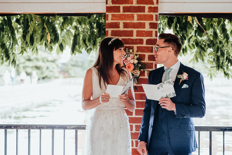 Wisley_wedding_ceremony_singing